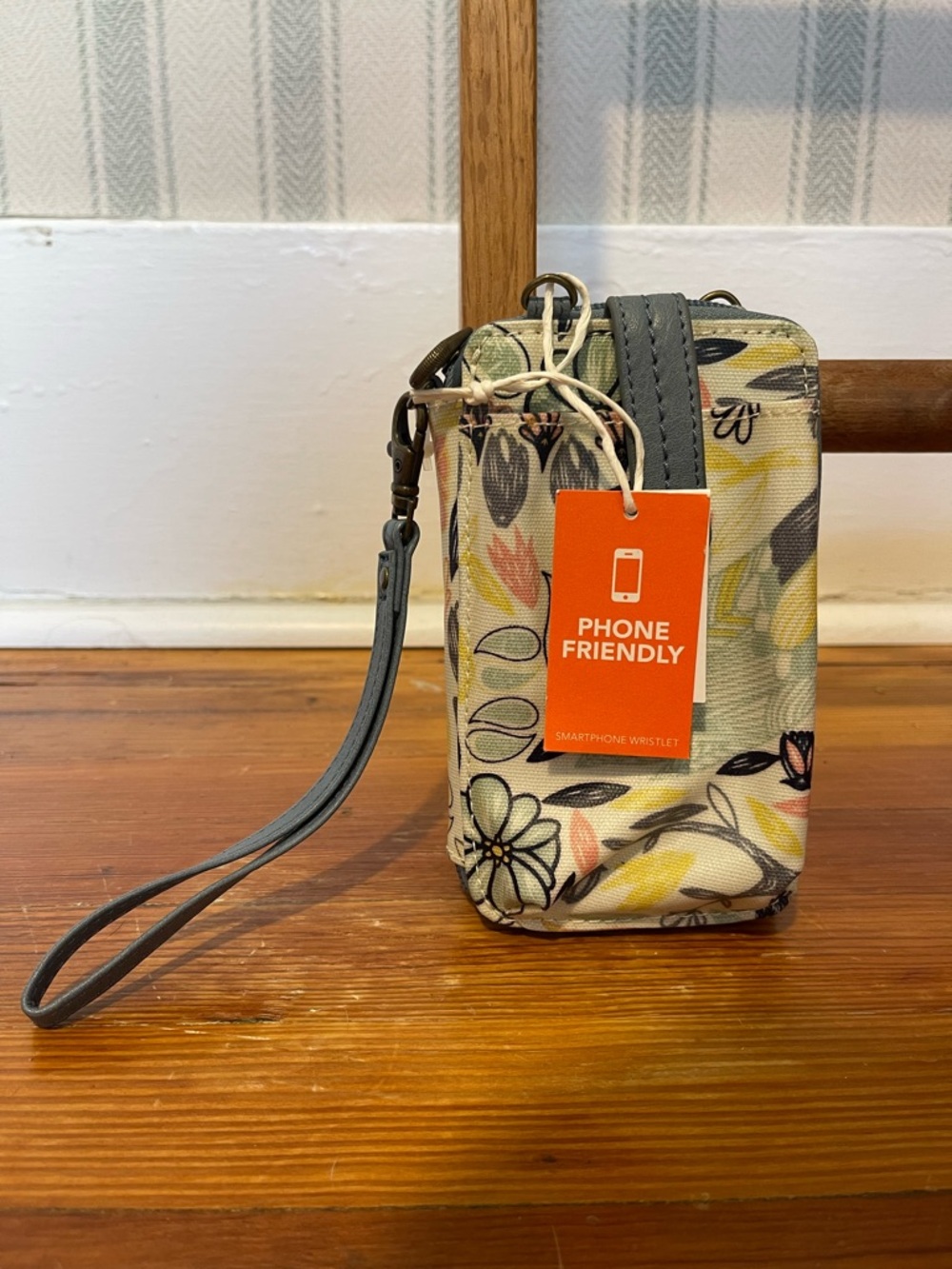 Sakroots Artist Circle Large Smartphone Crossbody Bag nwt peace print
